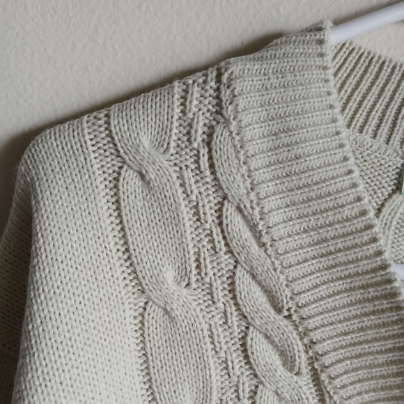 O!Oi Collection ivory sweater with big button closure pockets - Picture 5 of 12